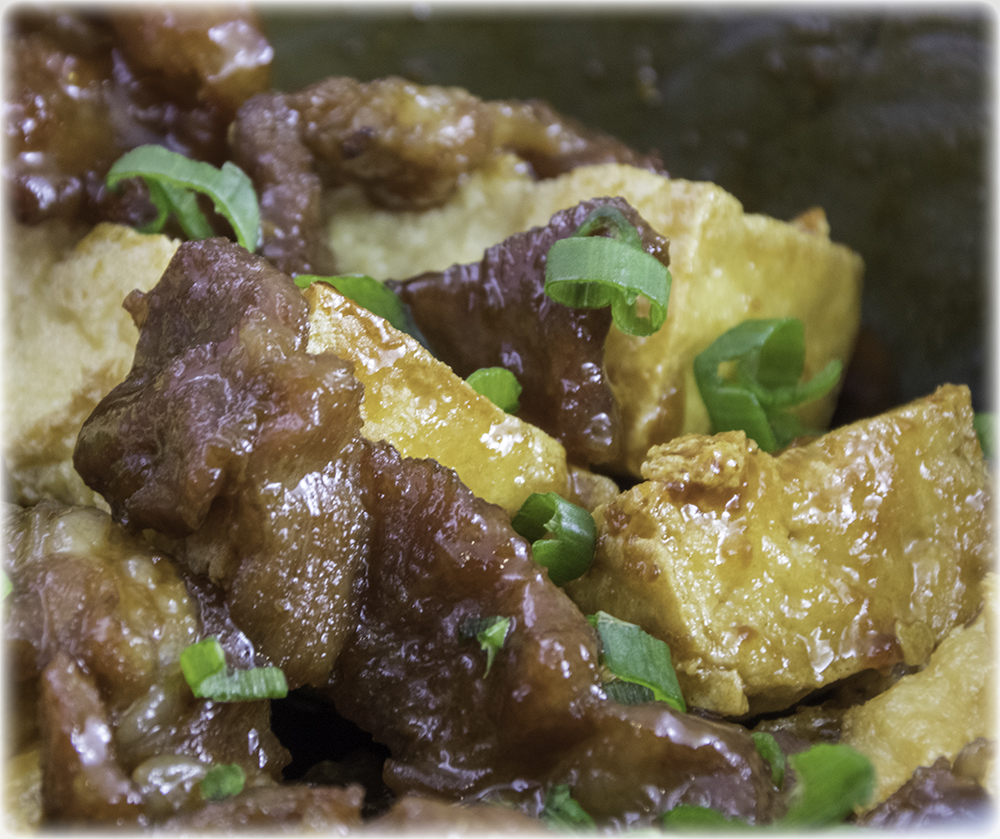 Thit va dau  Kho tộ – Caramelized pork & tofu