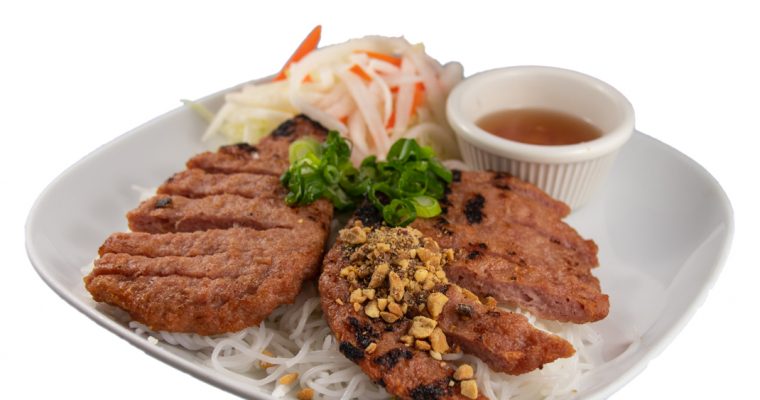 Bún nem nướng – Barbequed minced pork with rice noodles