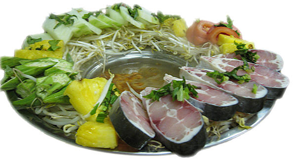 Canh chua cá hoặc tôm – Sweet & sour hot pot with fish or shrimp